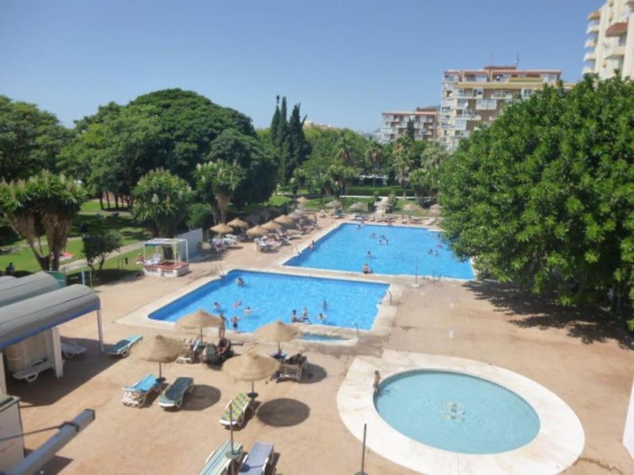 Apt Moderno Con Vistas, Recepcion 24 Hs Y Piscinas Benalmadena Bagian luar foto