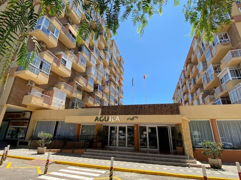 Apt Moderno Con Vistas, Recepcion 24 Hs Y Piscinas Benalmadena Bagian luar foto