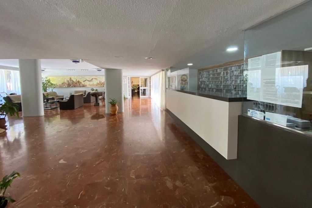 Apt Moderno Con Vistas, Recepcion 24 Hs Y Piscinas Benalmadena Bagian luar foto